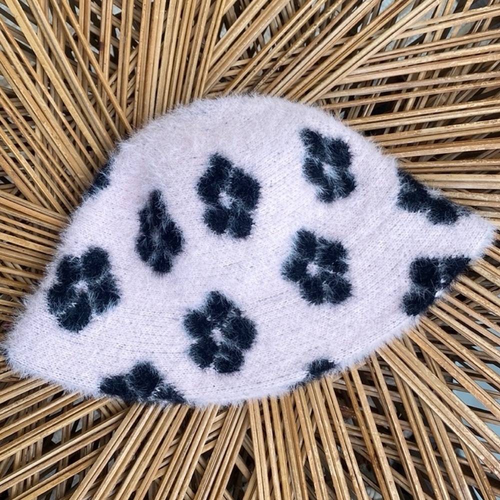 Urban Outfitters Juno Fuzzy Preppy Flower Pattern Y2K Bucket Hat - Picture 2 of 8